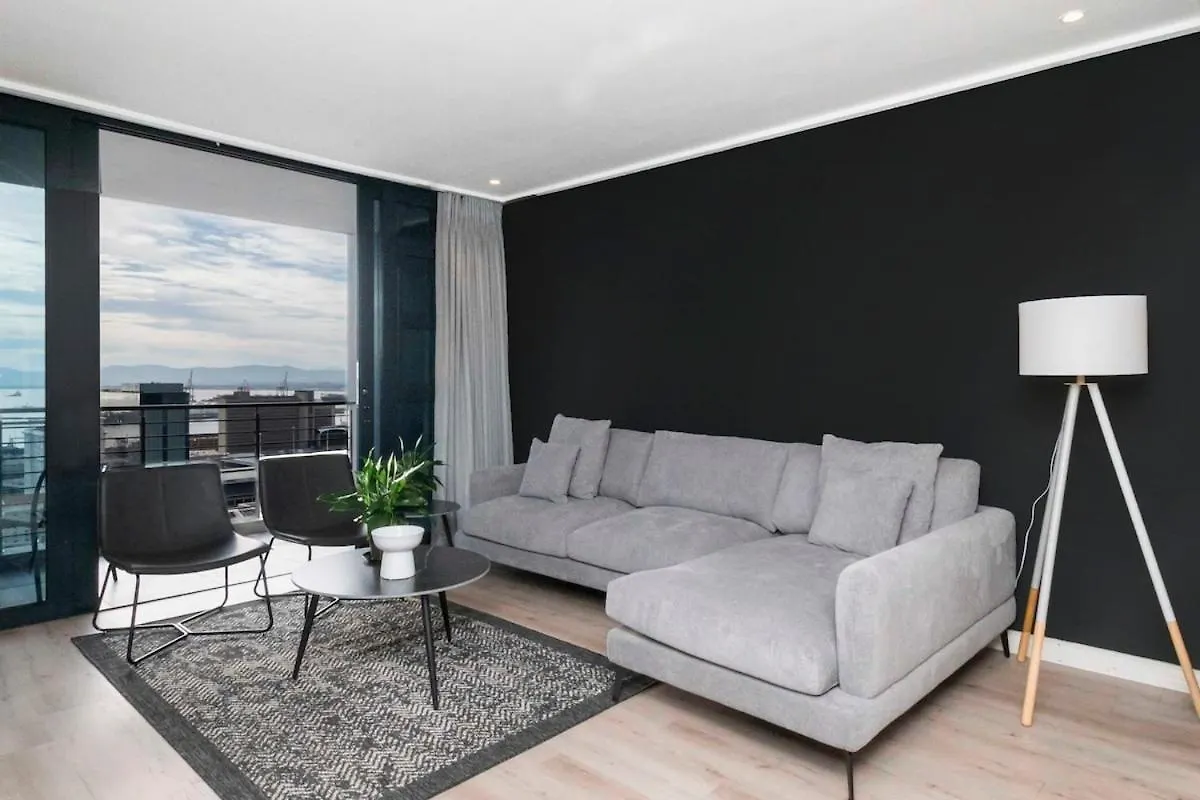16 On Bree Modern 2Br Luxury Apartment Cape Town