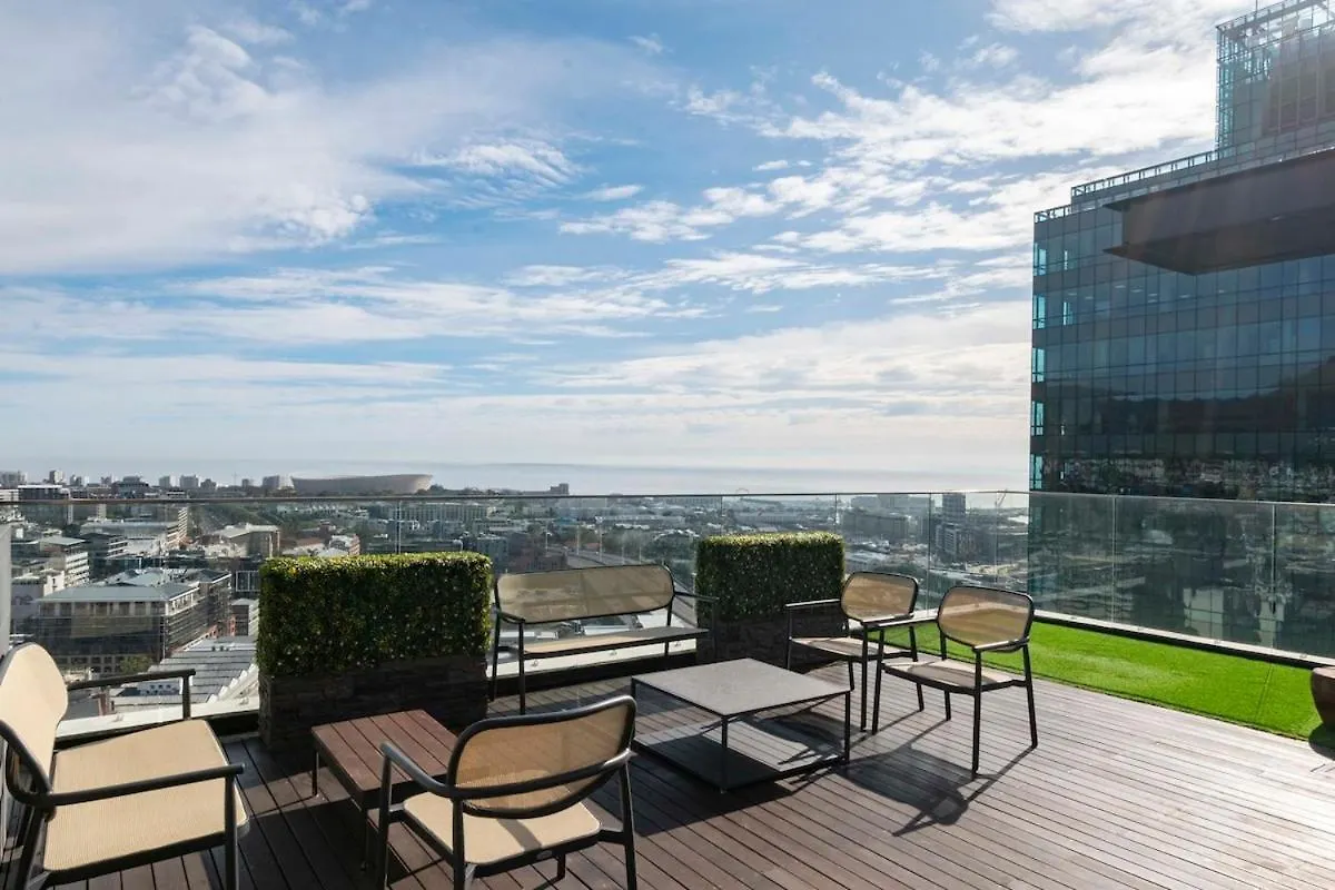 16 On Bree Modern 2Br Luxury Apartment Cape Town