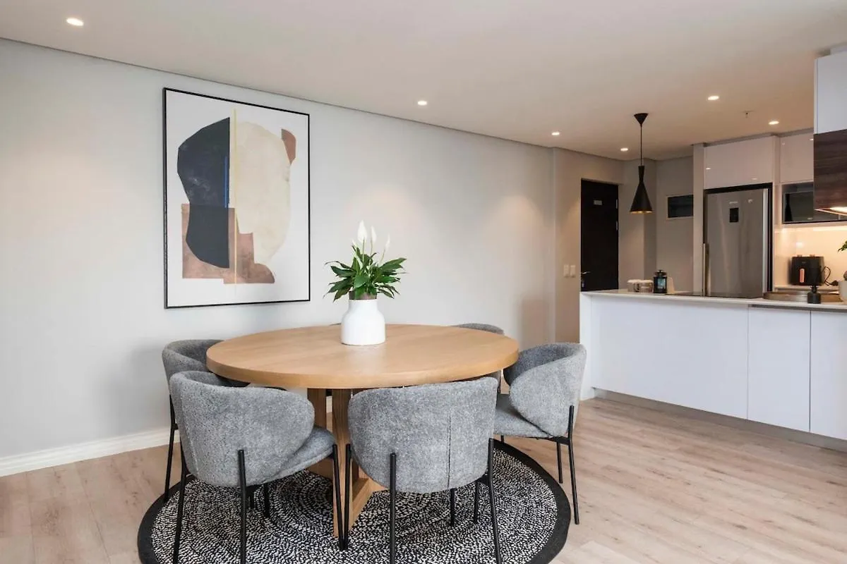 16 On Bree Modern 2Br Luxury Apartment Cape Town
