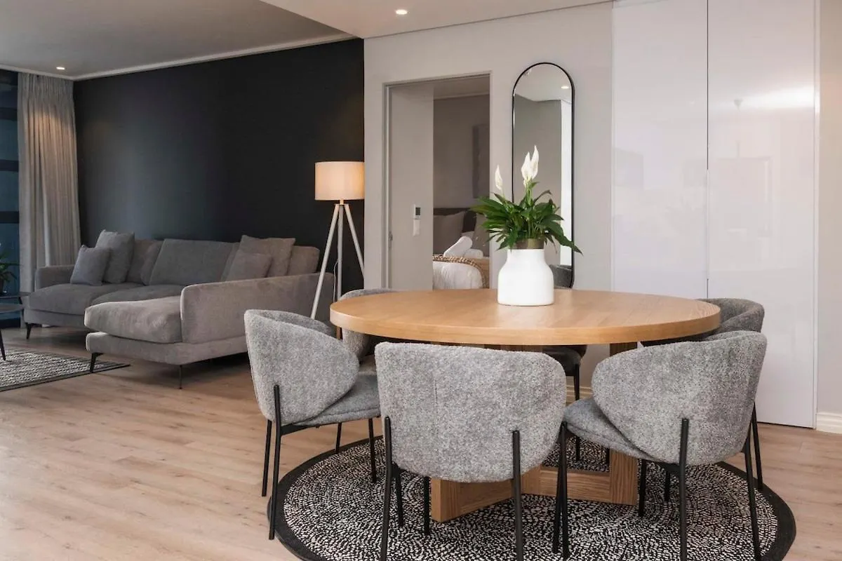 16 On Bree Modern 2Br Luxury Apartment Cape Town